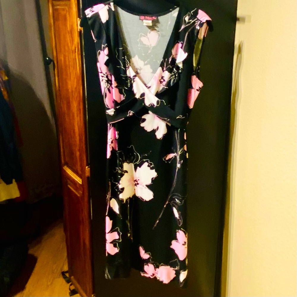 Sleeveless dress